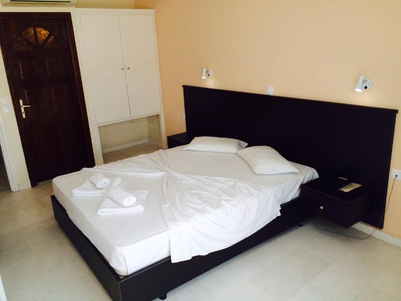 Asteria Hotel Толон Экстерьер фото